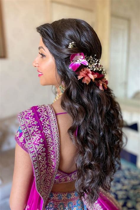 Isnt This Brides Unique Flower Hairstyle Giving Us Some Major