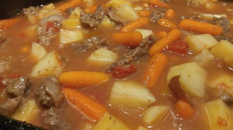 Now when i host a dinner or holiday dinner there is always an abundance of meat. Chunky Maple Beef Stew | Beef soup recipes, Leftover prime ...