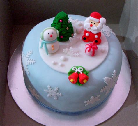 Want to write name on birthday cake pictures? Christmas Cakes - Decoration Ideas | Little Birthday Cakes