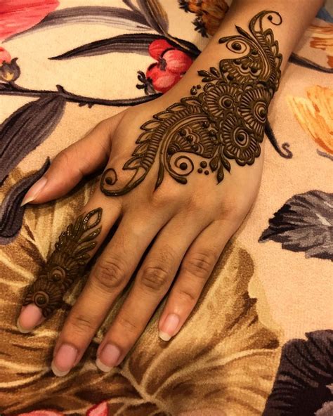 Pin By Eyesha Amir On Hennas Beautiful Henna Designs Bridal Mehendi