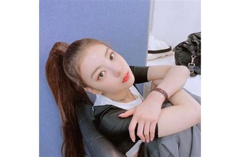 Jyp 측 리아 학폭 피해 주장 a 씨 명예훼손 무혐의, 받아들이기 어려워. JYP 측, ITZY 리아 학폭 의혹에 "명백한 허위 사실" 공식