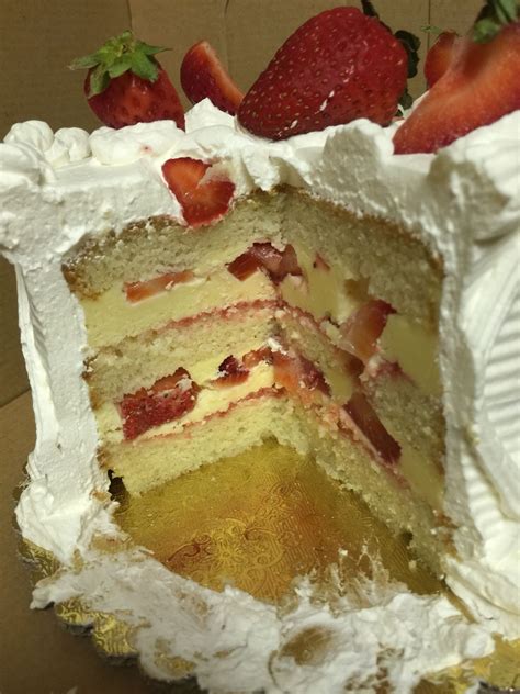 Strawberry Victorian Cake Michelles Bakery In Redlands Victorian Cakes Mug Recipes Pretty
