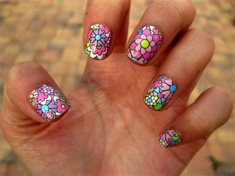 Paired with the fact that floral nail art is usually reserved for the warmer months, opting for some right now actually feels unexpected—even edgy, depending on the kind of design you go for, since there are more ways to. Colorful Flower Nail Art Pictures, Photos, and Images for Facebook, Tumblr, Pinterest, and Twitter