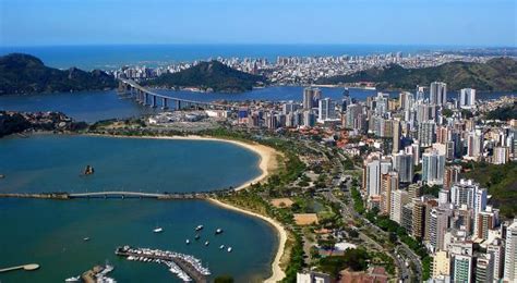 It is located on a small island within a b. Vitória (ES): com sua belíssima paisagem que encanta a ...