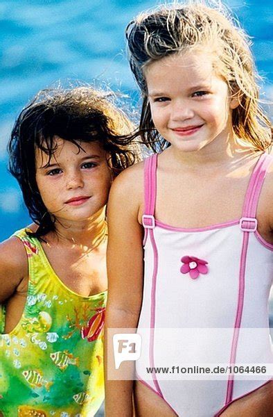 Kleine Mädchen Nackt Am Strand Celina Auf Rügen Foto And Bild