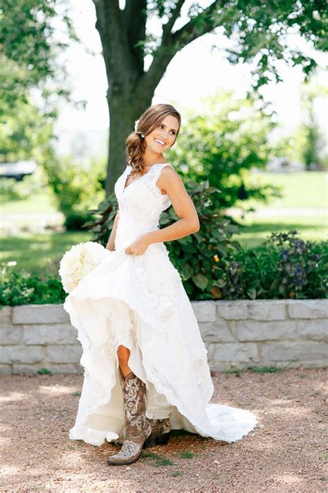 Https://tommynaija.com/wedding/wedding Dress That Goes With Cowboy Boots