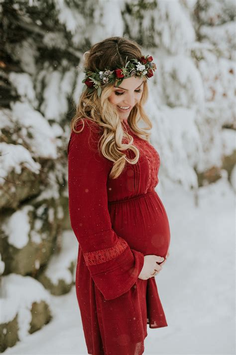 Maternity Photos A Cozy Home Maternity Session — The Overwhelmed