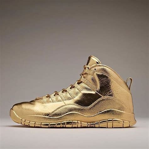 Drake Comprou Um Air Jordan Banhado Em Ouro De R 65 Milhões Gq
