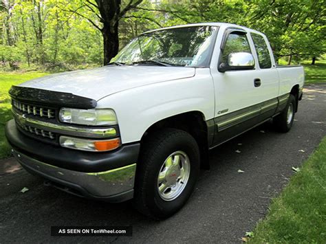 1999 Chevrolet Silverado 1500 Ls Club Cab With 4x4 Pickup Truck With