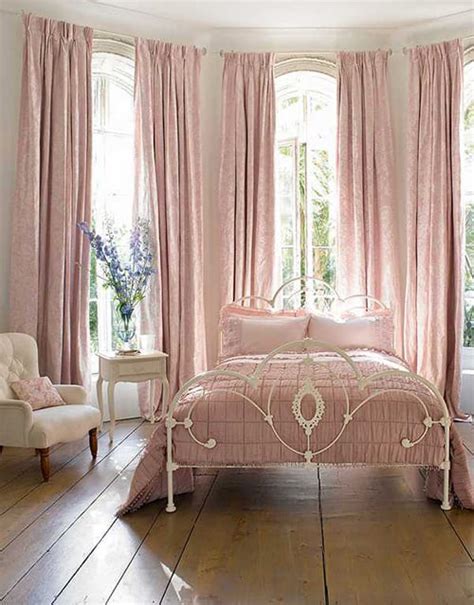 Since colors and light effect our mood, there's a strong case for a colorful bedroom. 35 Spectacular Bedroom Curtain Ideas | The Sleep Judge