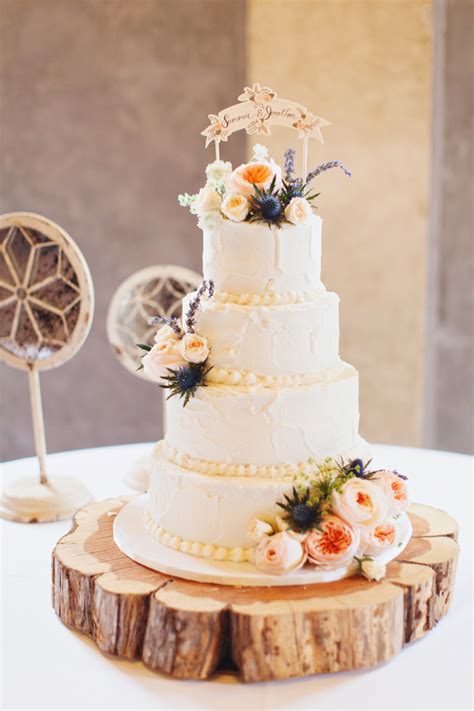 Check out our best country wedding ideas, including rustic wedding decorations, diy wedding decorations, country wedding decorations, country wedding have you ever seen a more perfectly country wedding cake than this? southern-wedding-rustic-cake-stand