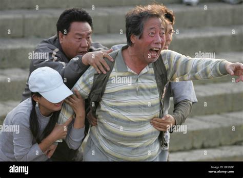 The Host Gwoemul Year 2006 South Korea Byun Hee Bong Director Joon