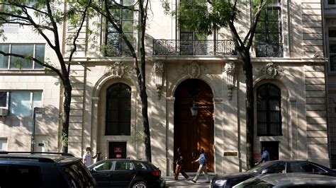 Jeffrey Epstein Is Accused Of Luring Girls To His Manhattan Mansion And Abusing Them The New
