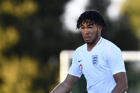 The latest tweets from @reecejames_24 Chelsea consider giving Reece James first-team spot after ...