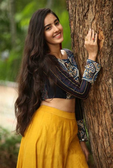 Beautiful Indian Girl Simrat Kaur Hot Hip Navel Show In Blue Lehenga