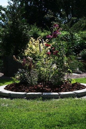Circular Flower Garden That Makes You Happy 17 Backyard Flowers Garden