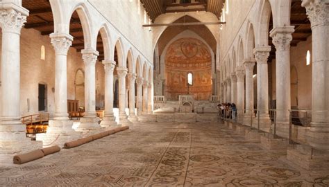 Basilica Di Aquileia La Storia Larea Archeologica E I Mosaici