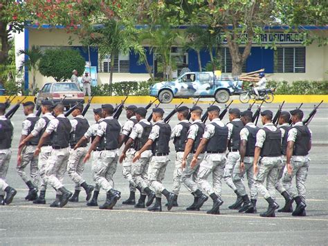 en la fuerza aérea dominicana se preparan para celebrar el 65 aniversario mirando los cuarteles