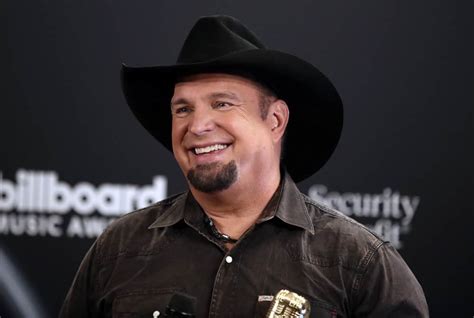 Garth Brooks To Release Two New Albums Fun And Triple Live Deluxe