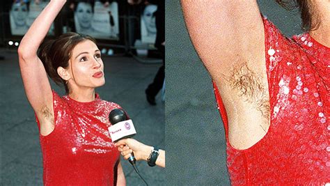 Julia Roberts Talks Hairy Armpit Moment At Notting Hill Premiere