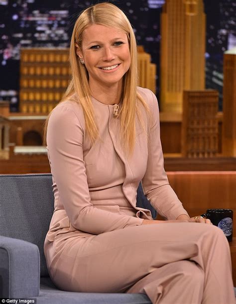 Gwyneth Paltrow In Nude Pantsuit On The Tonight Show Daily Mail Online