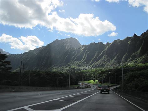 On Walkabout On Interstate H 3 On Oahu On Walkabout