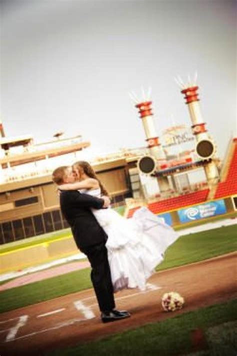 Sports Themed Weddings Choosing A Wedding Photographer 2359559 Weddbook
