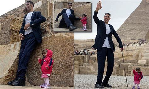 The World S Tallest Man Meets The World S Shortest Woman Womens