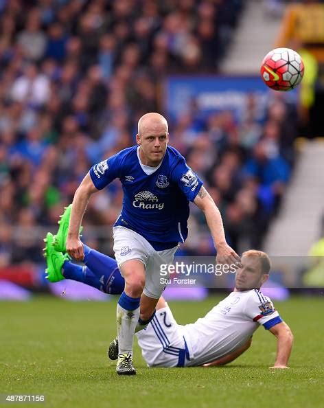 Steven Naismith Of Everton In Action During The Barclays Premier News Photo Getty Images