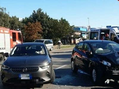 Firenze Incidente Stradale A Campi Bisenzio Persona Finisce All Ospedale