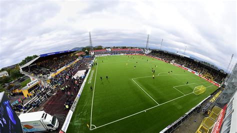 Les stades historiques peuvent également être sélectionnés. Glimt i overskudd / Bodø/Glimt
