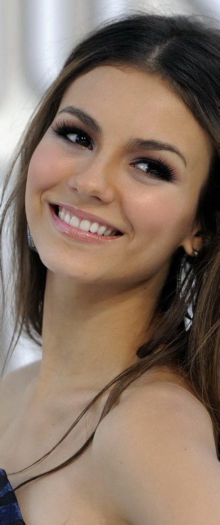 Victoria Dawn Justice Friday February 19 1993 5 5½ Hollywood