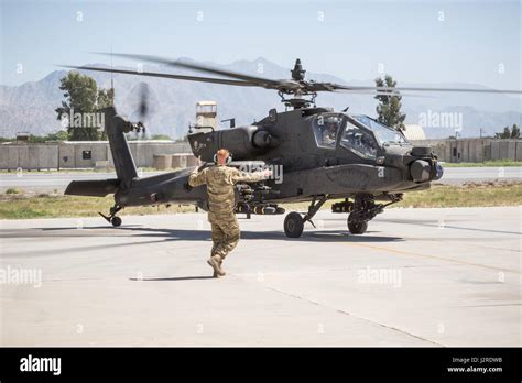 Us Army Ah 64e Apache Helicopter Pilots Assigned To Task Force