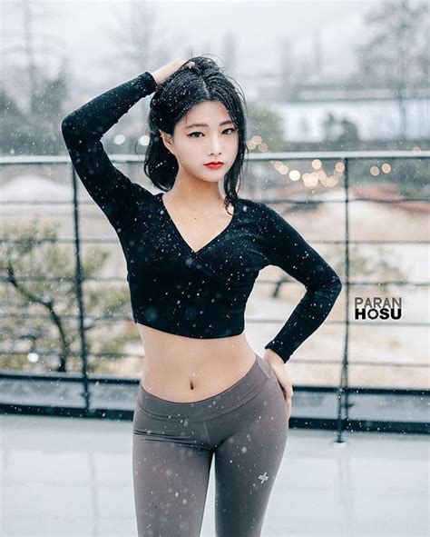 파란호수 Paranhosu • Fotos E Vídeos Do Instagram Beautiful Asian Girls Asian Girl Women