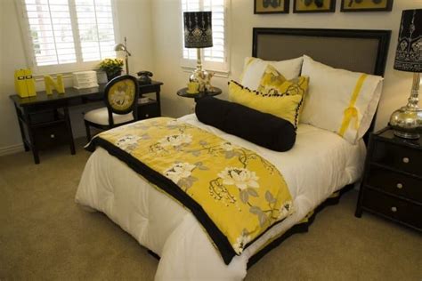 Bedroom Features A Bright Gold On White With Black Color Scheme With