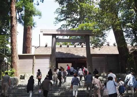 Let Us Give Thanks To God Naiku Of Ise Grand Shrine Is The Most Sacred
