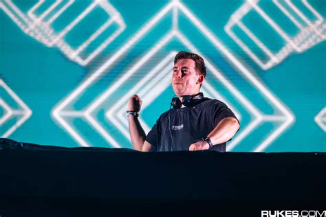 Hardwell Remix Of Calvin Harris Ellie Goulding Hit Miracle Gets Official Release