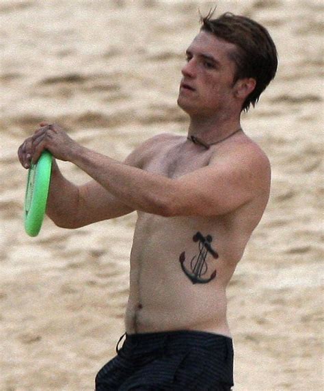 Josh Hutcherson Posing Shirtless And Sexy Naked Male Celebrities