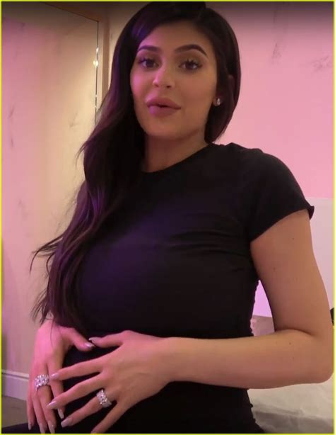 Photo Kylie Jenner Gives Birth 01 Photo 4029026 Just Jared