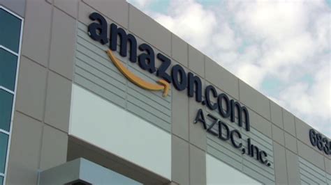 Amazon Hiring Spree Online Retailer Looks To Fill 120000 Seasonal