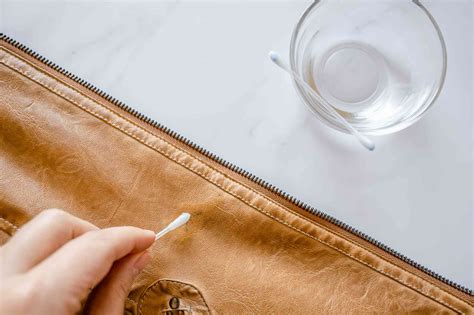 How to Remove Ink Stains From Leather Clothes