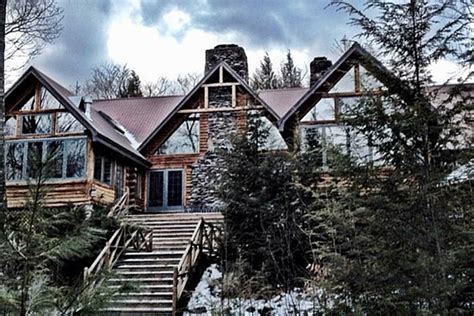 This Luxury Log Cabin On Private Lake In Maine Is 1200 Per Night