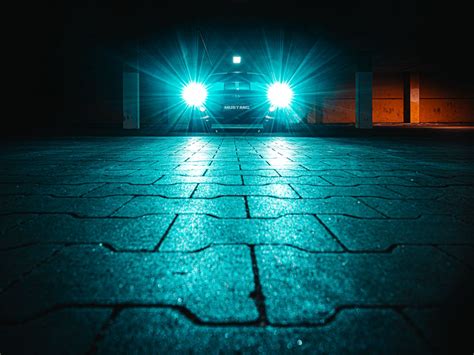 Download Wallpaper 1600x1200 Car Headlights Light Bright Night