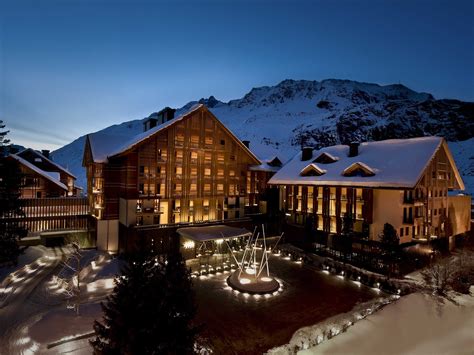 See Inside The Stylish Luxury Hotel In The Swiss Alps That Comes With A