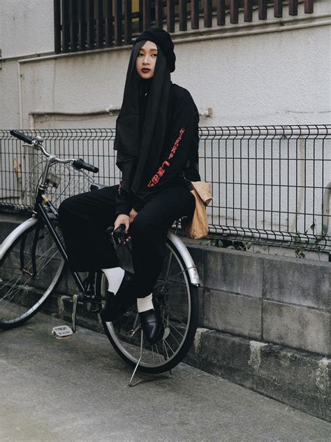 Instagrammer Aufatokyo Is Redefining Hijabi Fashion In Japan
