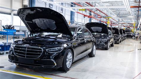 Verkaufseinbruch Bei Daimler Mercedes Landet Hinter Bmw