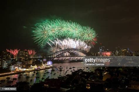 Fireworks Sydney 2020 Photos And Premium High Res Pictures Getty Images