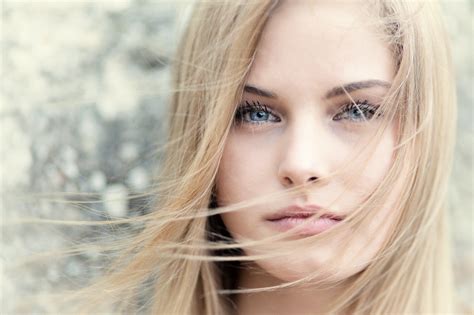 Papel De Parede Cara Mulheres Modelo Loiras Olhos Cabelo Longo Fotografia Azul Moda