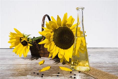 Sunflower Oil Health Benefits Nutrition Side Effects Recipes