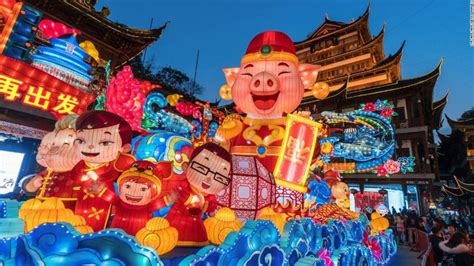 It is time for families to be together and a week of an official public holiday. Lunar New Year 2019: Welcoming the Year of the Pig | CNN ...